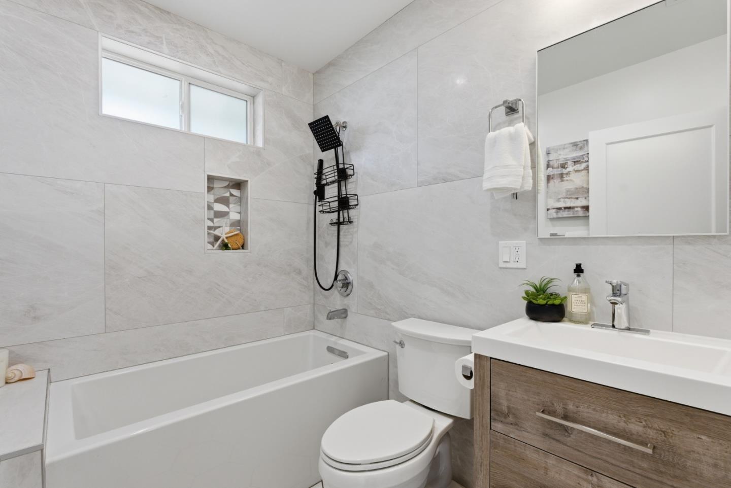 Detail Gallery Image 13 of 38 For 447 Lux Ave, South San Francisco,  CA 94080 - 3 Beds | 3 Baths