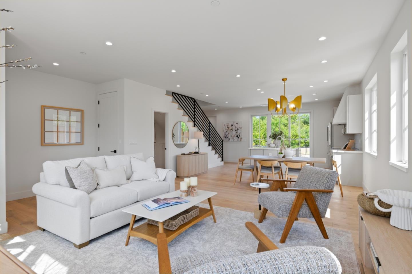 Detail Gallery Image 10 of 28 For 577 Creekside Ct, Half Moon Bay,  CA 94019 - 3 Beds | 2/1 Baths