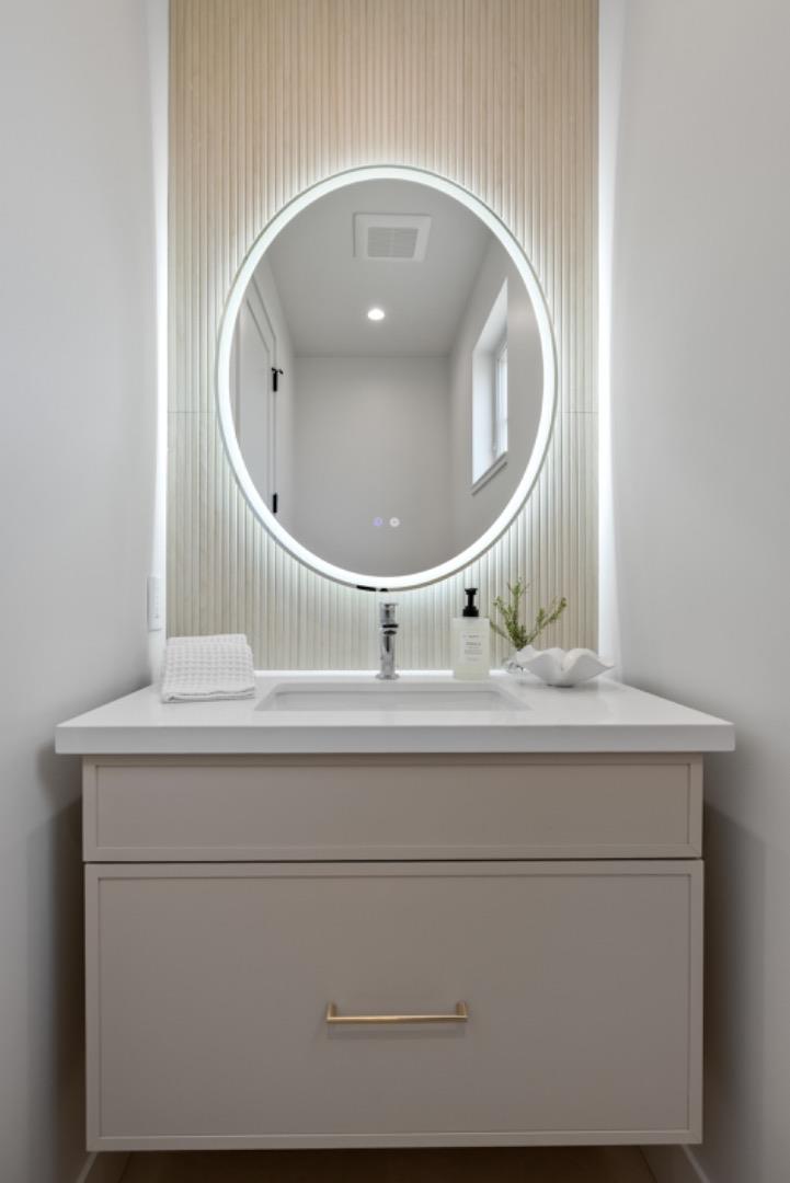 Detail Gallery Image 16 of 28 For 577 Creekside Ct, Half Moon Bay,  CA 94019 - 3 Beds | 2/1 Baths