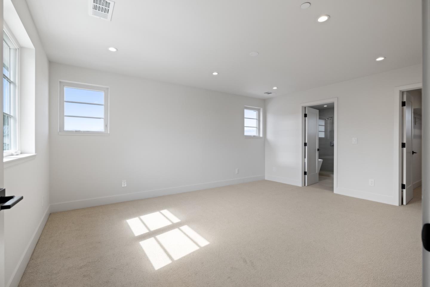 Detail Gallery Image 18 of 28 For 577 Creekside Ct, Half Moon Bay,  CA 94019 - 3 Beds | 2/1 Baths