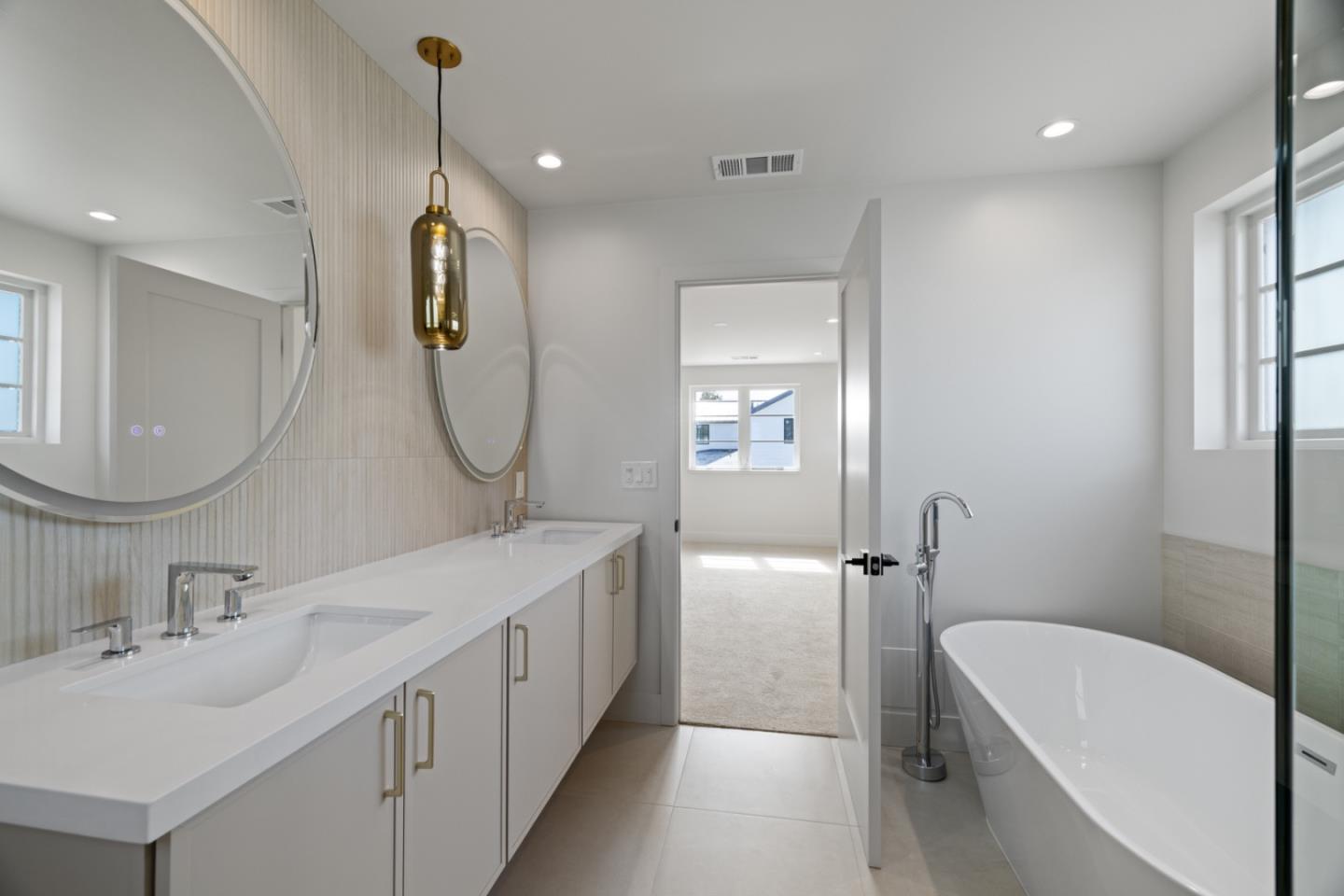 Detail Gallery Image 21 of 28 For 577 Creekside Ct, Half Moon Bay,  CA 94019 - 3 Beds | 2/1 Baths