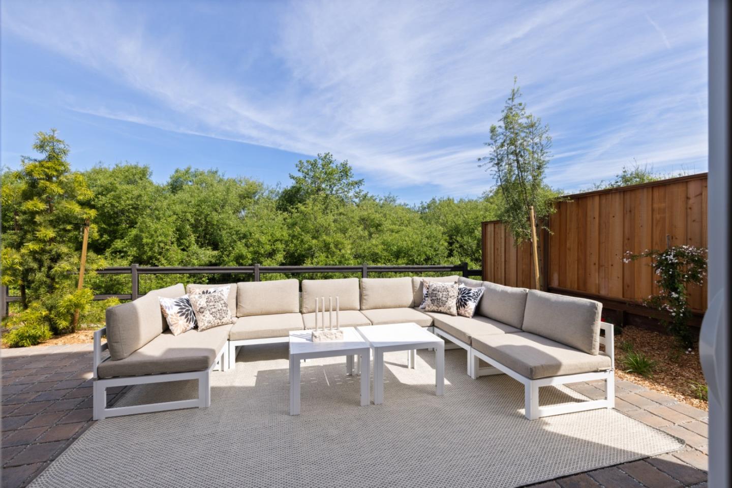 Detail Gallery Image 26 of 28 For 577 Creekside Ct, Half Moon Bay,  CA 94019 - 3 Beds | 2/1 Baths