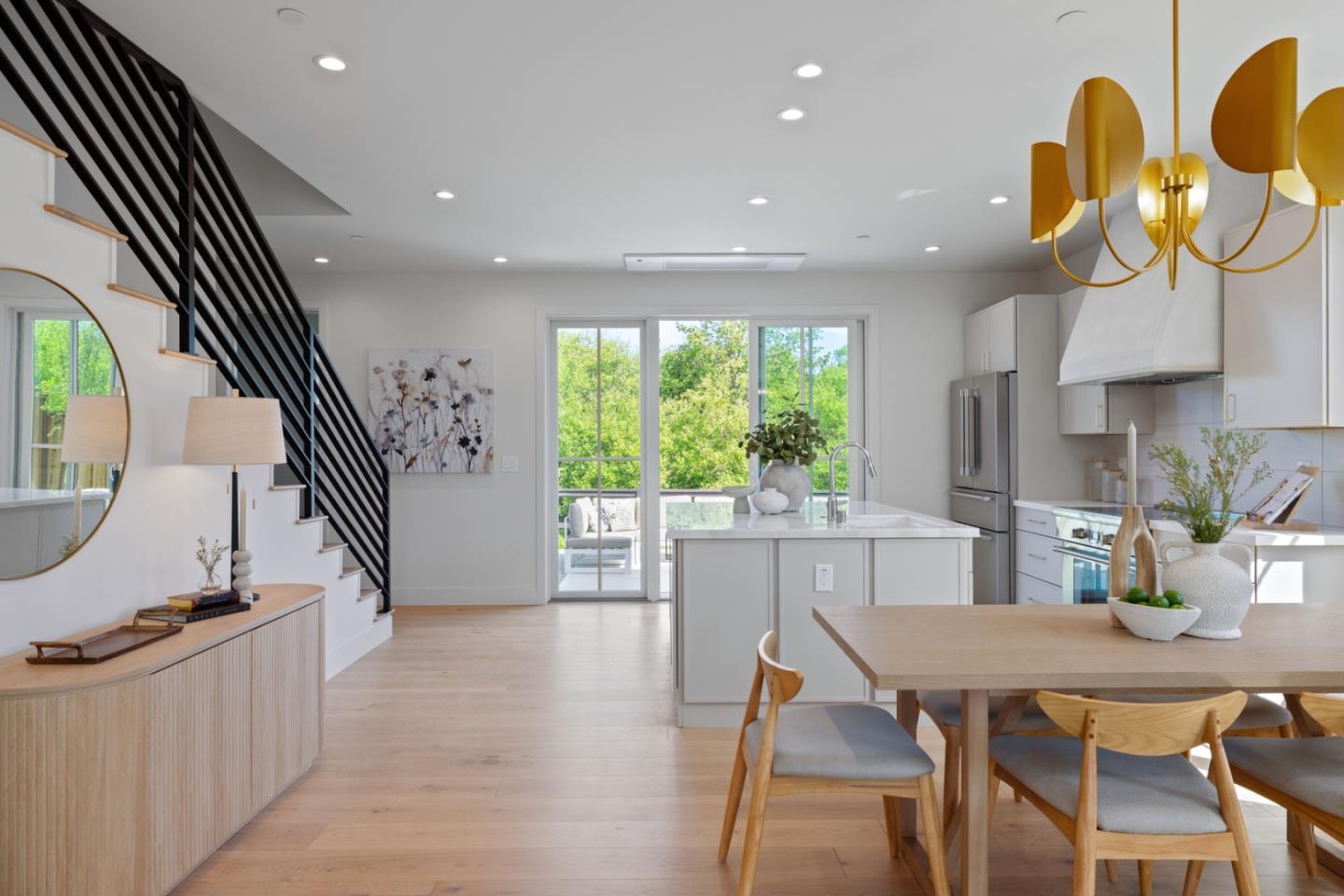 Detail Gallery Image 4 of 28 For 577 Creekside Ct, Half Moon Bay,  CA 94019 - 3 Beds | 2/1 Baths