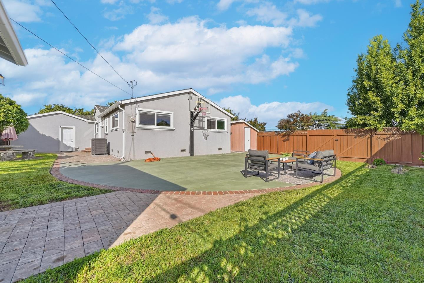 Detail Gallery Image 34 of 41 For 2359 Brown Ave, Santa Clara,  CA 95051 - 3 Beds | 2 Baths