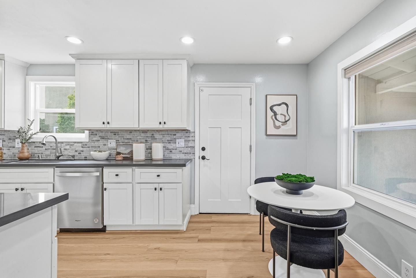 Detail Gallery Image 5 of 41 For 2359 Brown Ave, Santa Clara,  CA 95051 - 3 Beds | 2 Baths