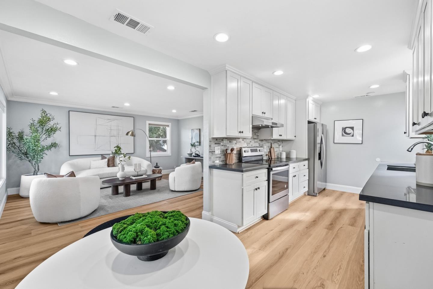 Detail Gallery Image 7 of 41 For 2359 Brown Ave, Santa Clara,  CA 95051 - 3 Beds | 2 Baths