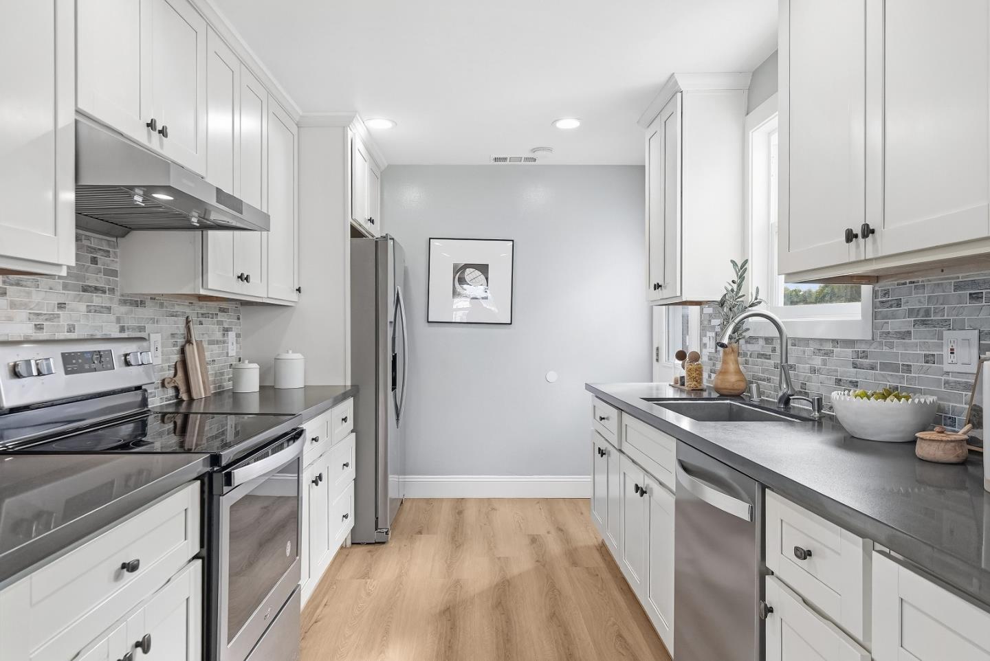 Detail Gallery Image 8 of 41 For 2359 Brown Ave, Santa Clara,  CA 95051 - 3 Beds | 2 Baths