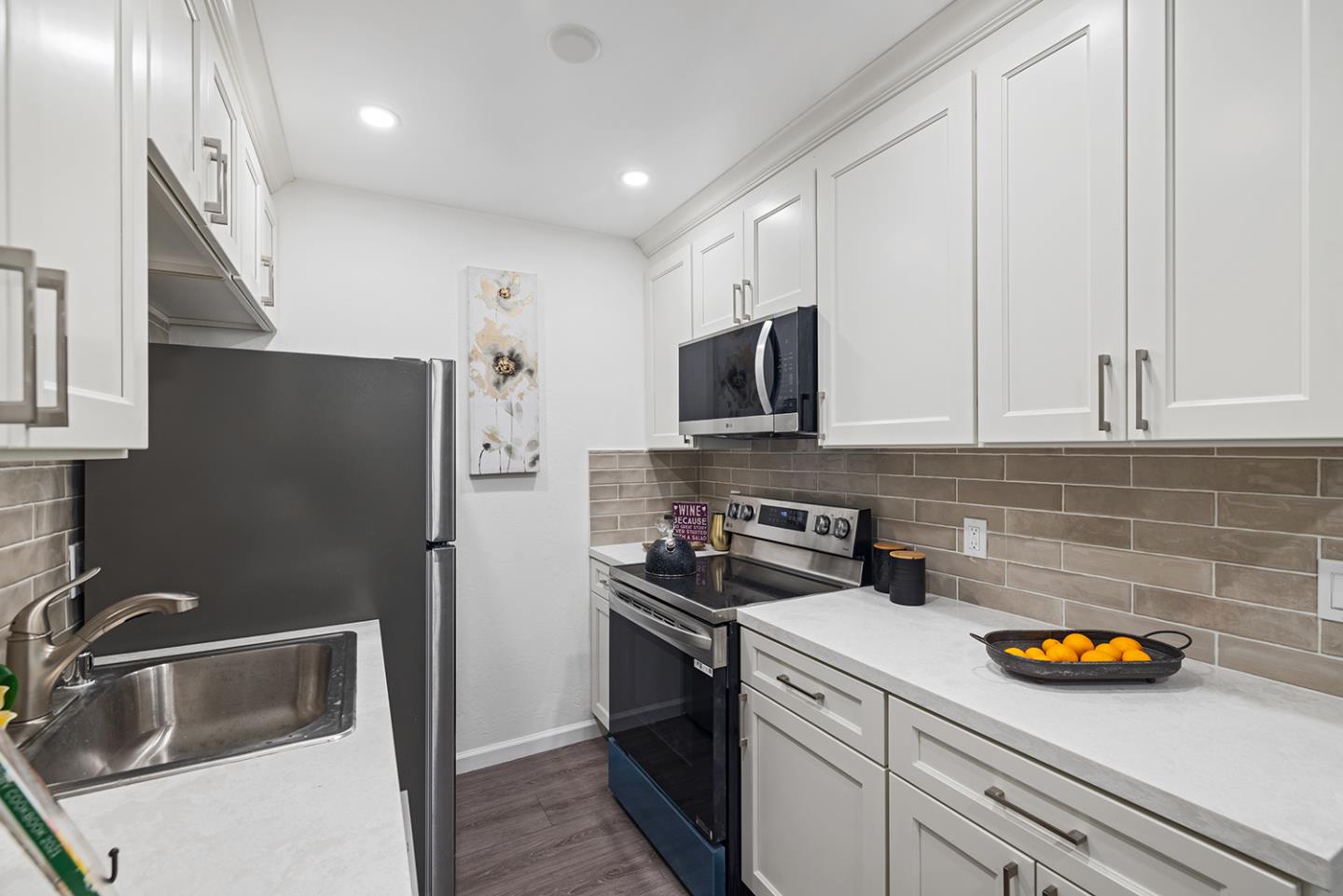 Detail Gallery Image 12 of 33 For 410 Boardwalk Ave Ave #19,  San Bruno,  CA 94066 - 1 Beds | 1 Baths