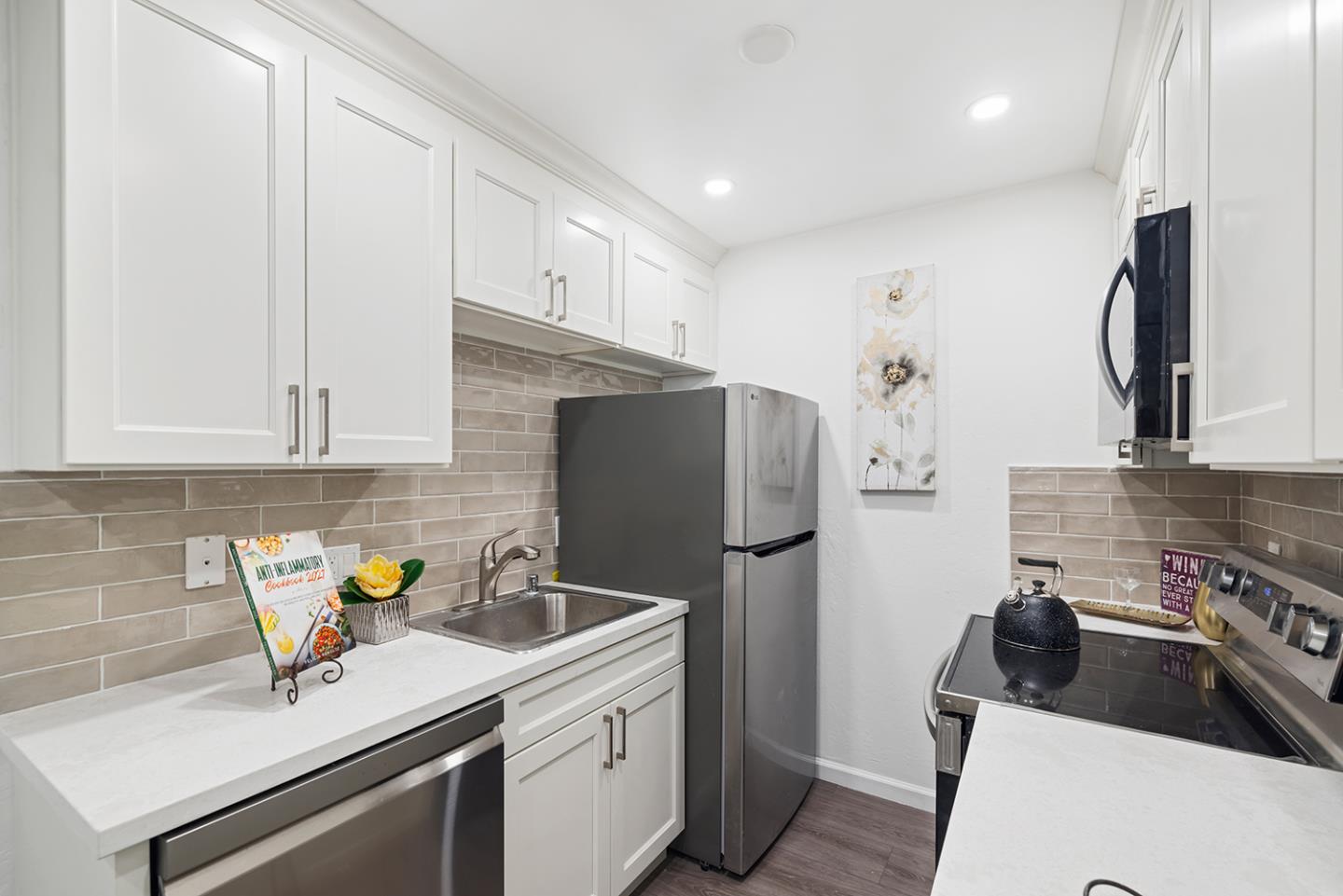 Detail Gallery Image 14 of 33 For 410 Boardwalk Ave Ave #19,  San Bruno,  CA 94066 - 1 Beds | 1 Baths