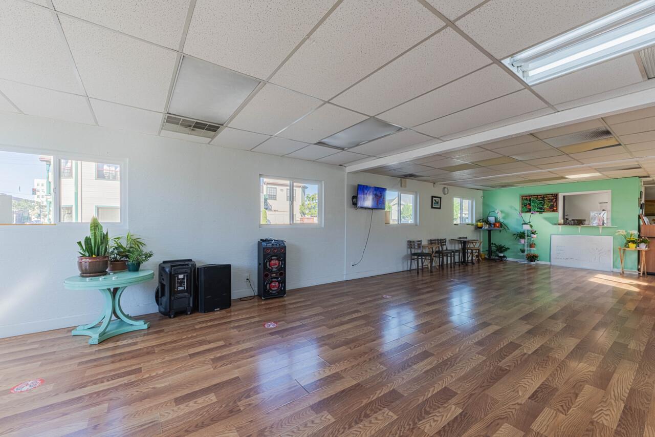 Detail Gallery Image 10 of 35 For 109 E Alisal St, Salinas,  CA 93901 - – Beds | – Baths