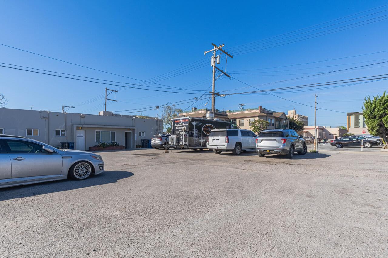 Detail Gallery Image 8 of 35 For 109 E Alisal St, Salinas,  CA 93901 - – Beds | – Baths