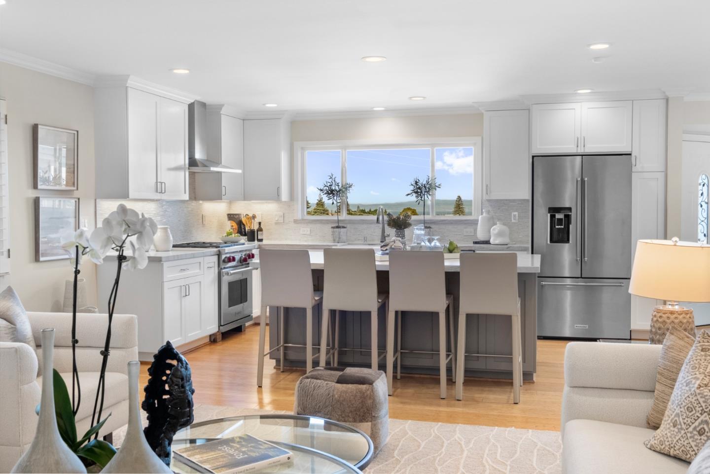 Detail Gallery Image 10 of 54 For 57 Madera Ave, San Carlos,  CA 94070 - 2 Beds | 2 Baths