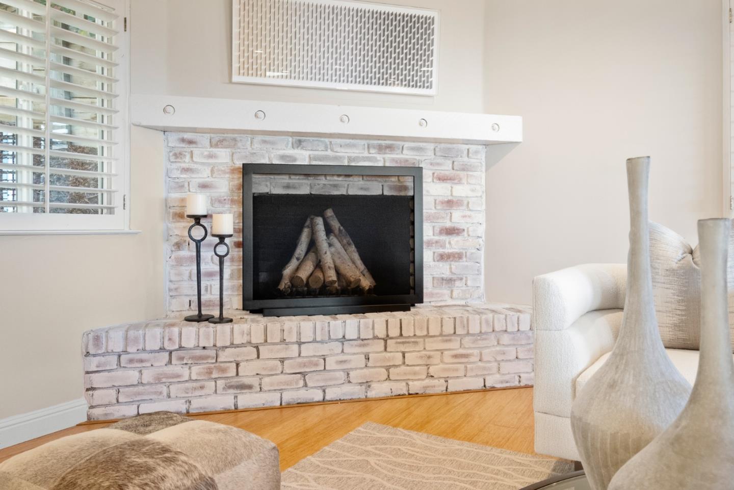 Detail Gallery Image 15 of 54 For 57 Madera Ave, San Carlos,  CA 94070 - 2 Beds | 2 Baths