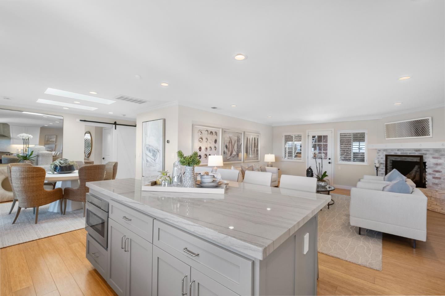 Detail Gallery Image 16 of 54 For 57 Madera Ave, San Carlos,  CA 94070 - 2 Beds | 2 Baths