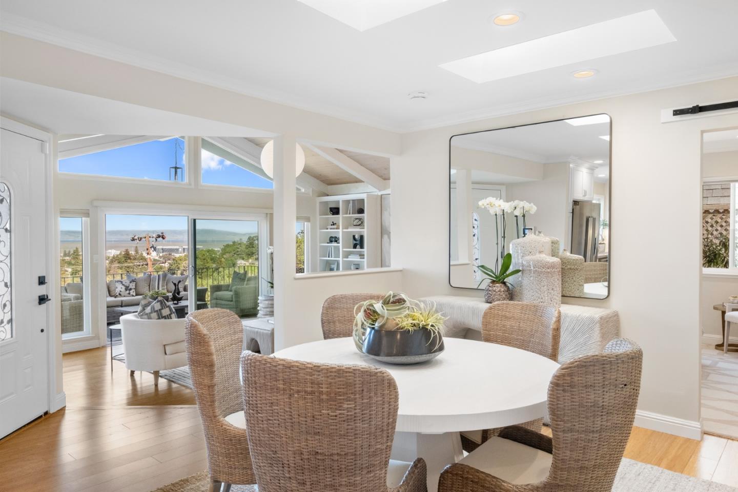 Detail Gallery Image 19 of 54 For 57 Madera Ave, San Carlos,  CA 94070 - 2 Beds | 2 Baths