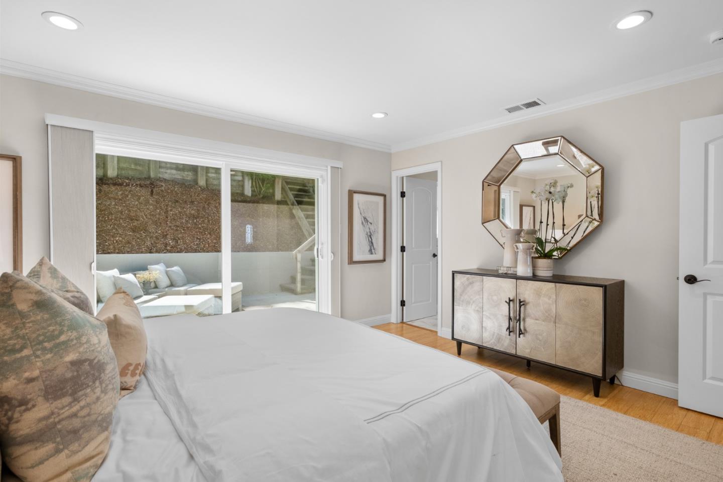 Detail Gallery Image 23 of 54 For 57 Madera Ave, San Carlos,  CA 94070 - 2 Beds | 2 Baths