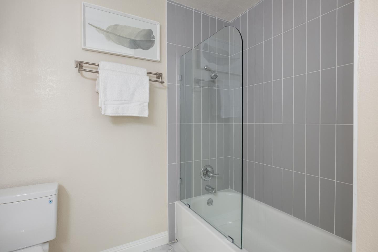 Detail Gallery Image 25 of 54 For 57 Madera Ave, San Carlos,  CA 94070 - 2 Beds | 2 Baths