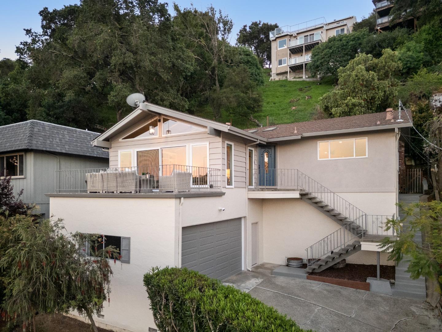 Detail Gallery Image 38 of 54 For 57 Madera Ave, San Carlos,  CA 94070 - 2 Beds | 2 Baths