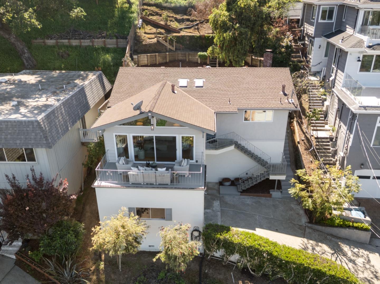 Detail Gallery Image 39 of 54 For 57 Madera Ave, San Carlos,  CA 94070 - 2 Beds | 2 Baths