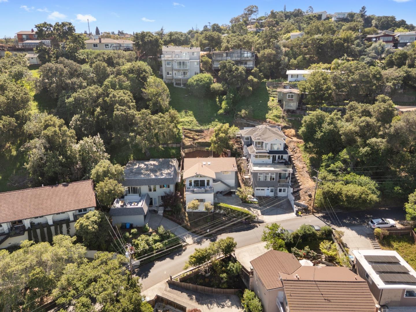 Detail Gallery Image 47 of 54 For 57 Madera Ave, San Carlos,  CA 94070 - 2 Beds | 2 Baths