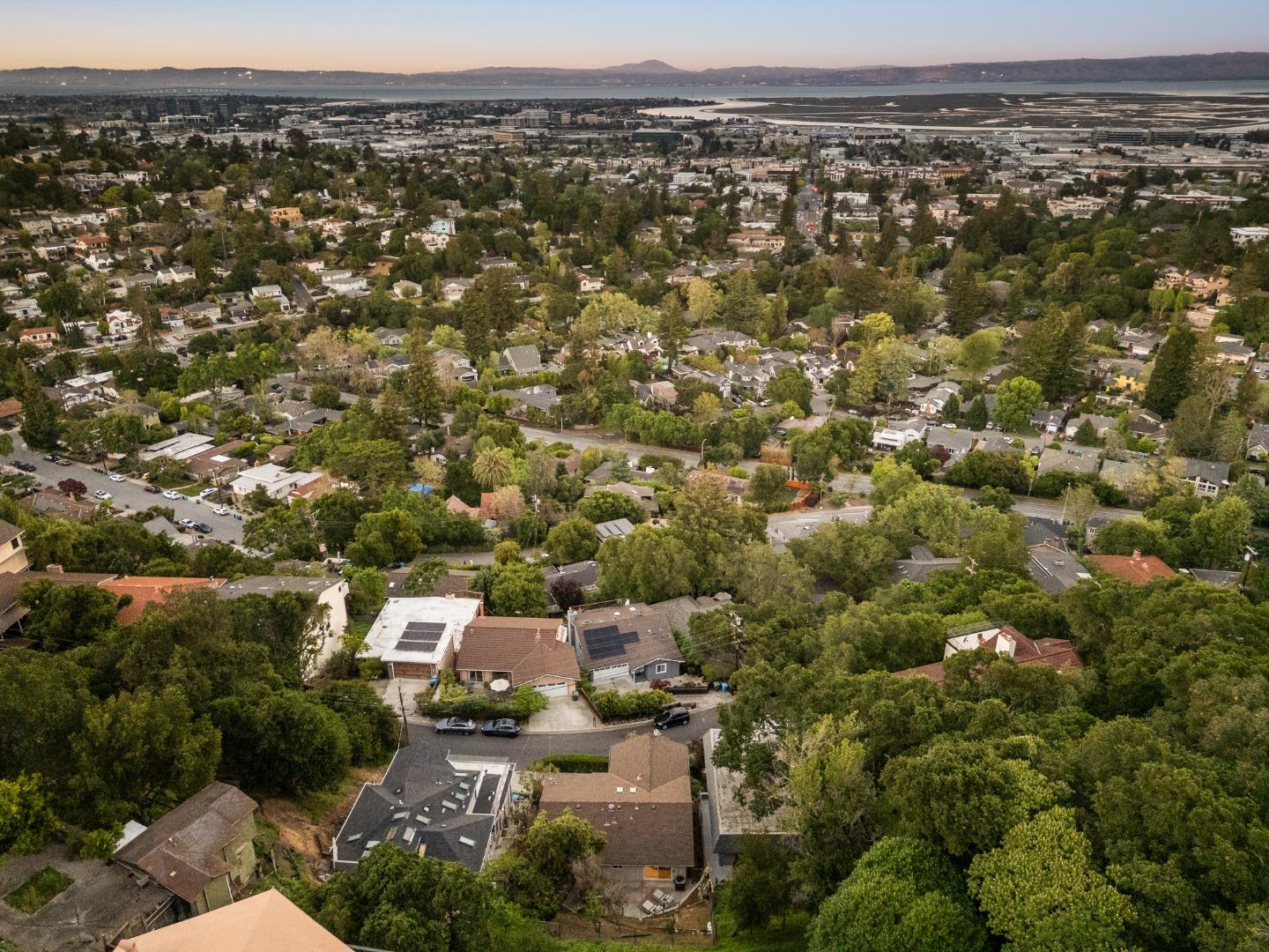 Detail Gallery Image 48 of 54 For 57 Madera Ave, San Carlos,  CA 94070 - 2 Beds | 2 Baths