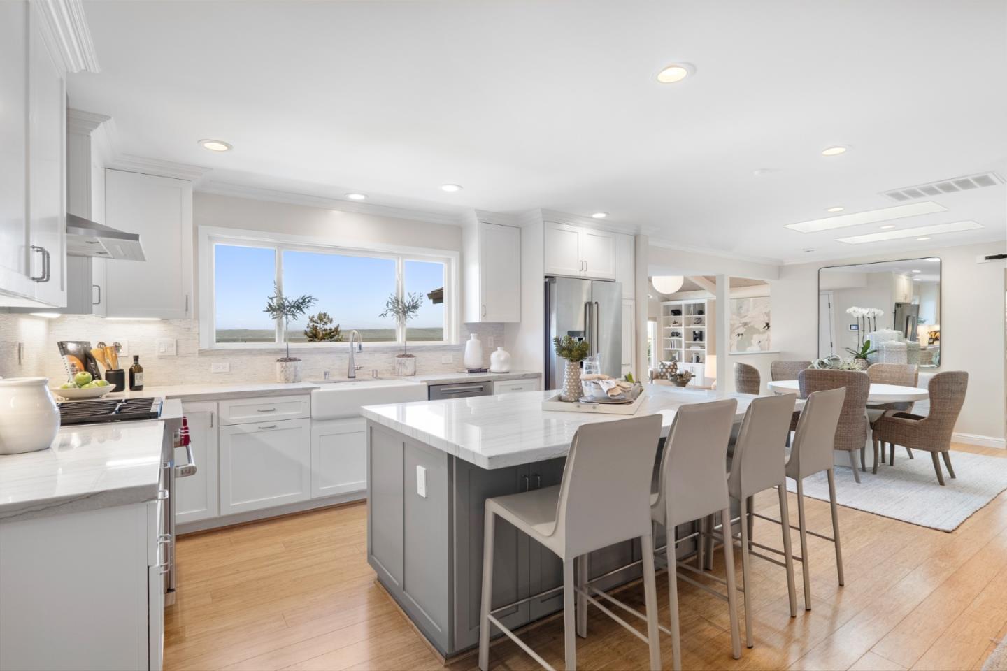 Detail Gallery Image 8 of 54 For 57 Madera Ave, San Carlos,  CA 94070 - 2 Beds | 2 Baths