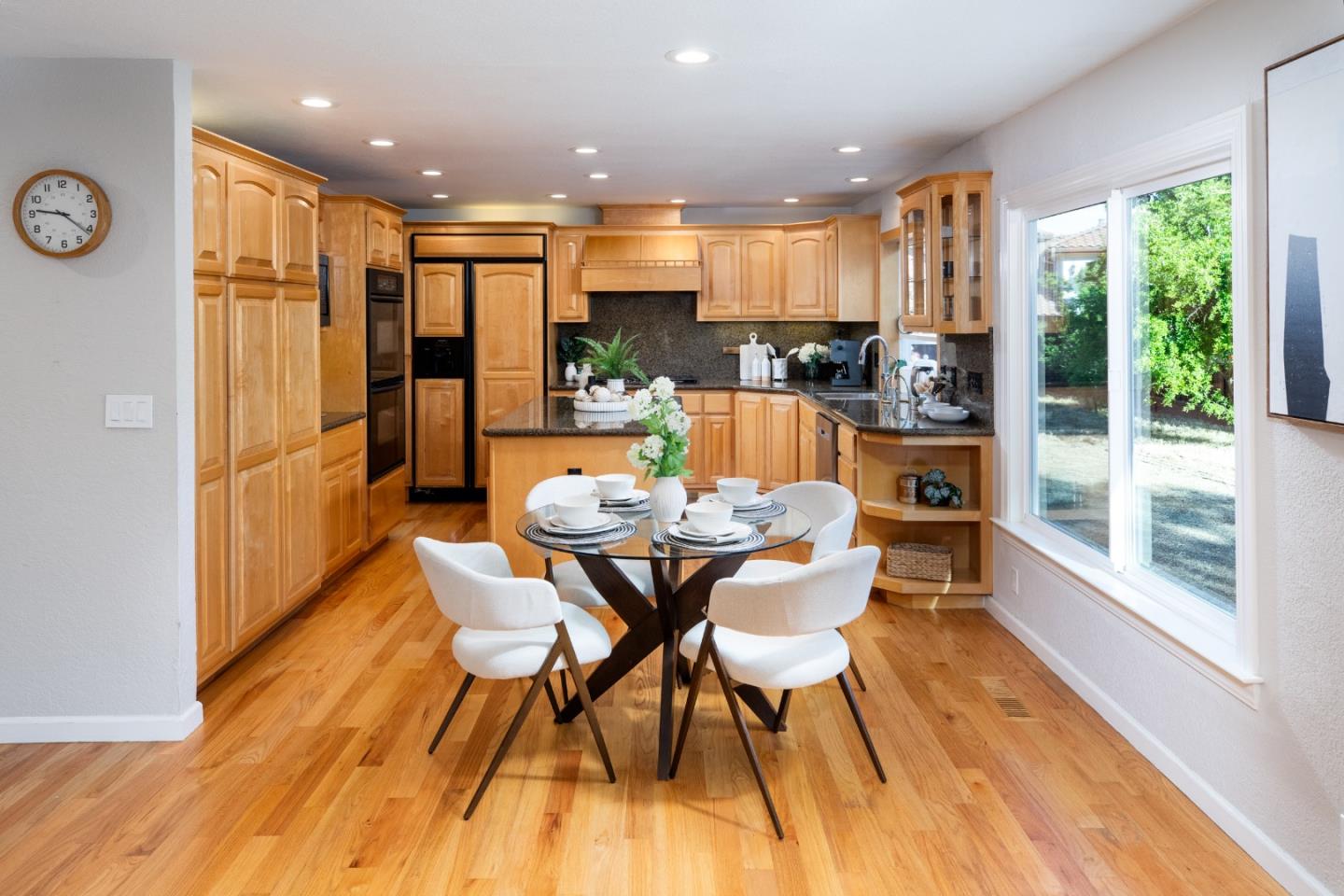 Detail Gallery Image 11 of 36 For 1123 Queensbridge, San Jose,  CA 95120 - 5 Beds | 3 Baths