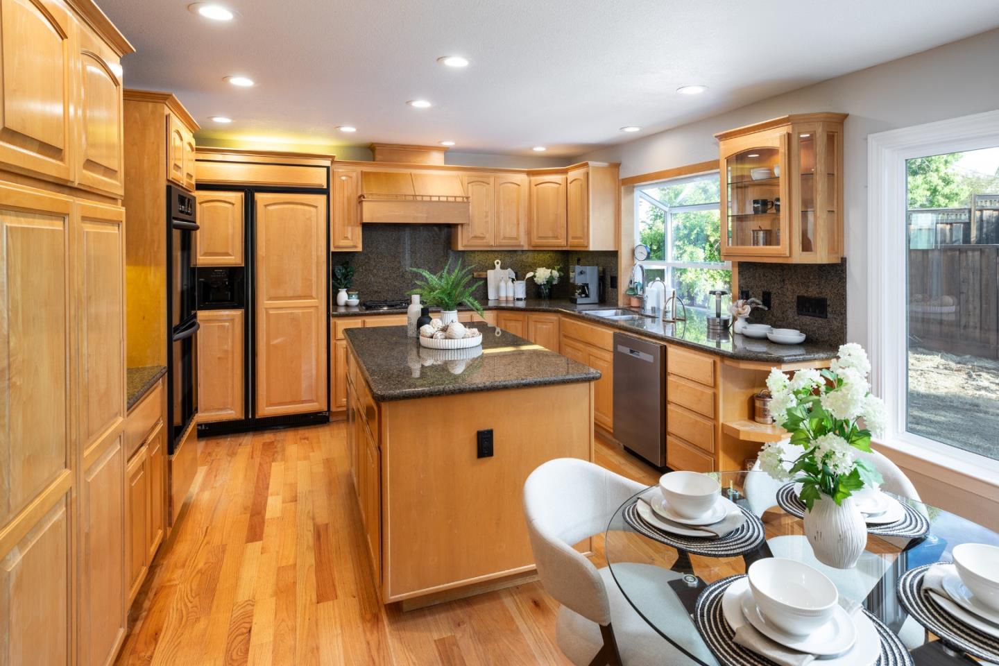 Detail Gallery Image 12 of 36 For 1123 Queensbridge, San Jose,  CA 95120 - 5 Beds | 3 Baths