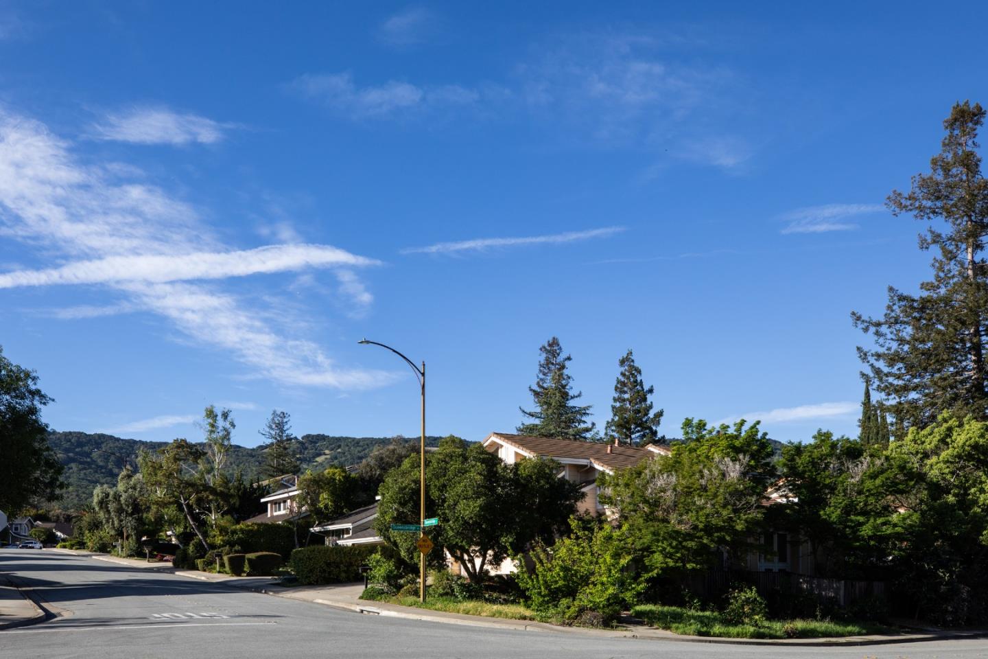 Detail Gallery Image 33 of 36 For 1123 Queensbridge, San Jose,  CA 95120 - 5 Beds | 3 Baths