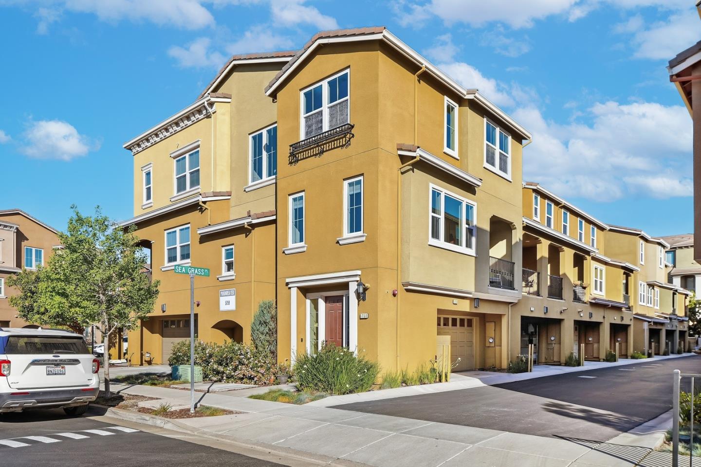 Detail Gallery Image 2 of 36 For 5758 Pandorea Ter, Newark,  CA 94560 - 2 Beds | 2/1 Baths