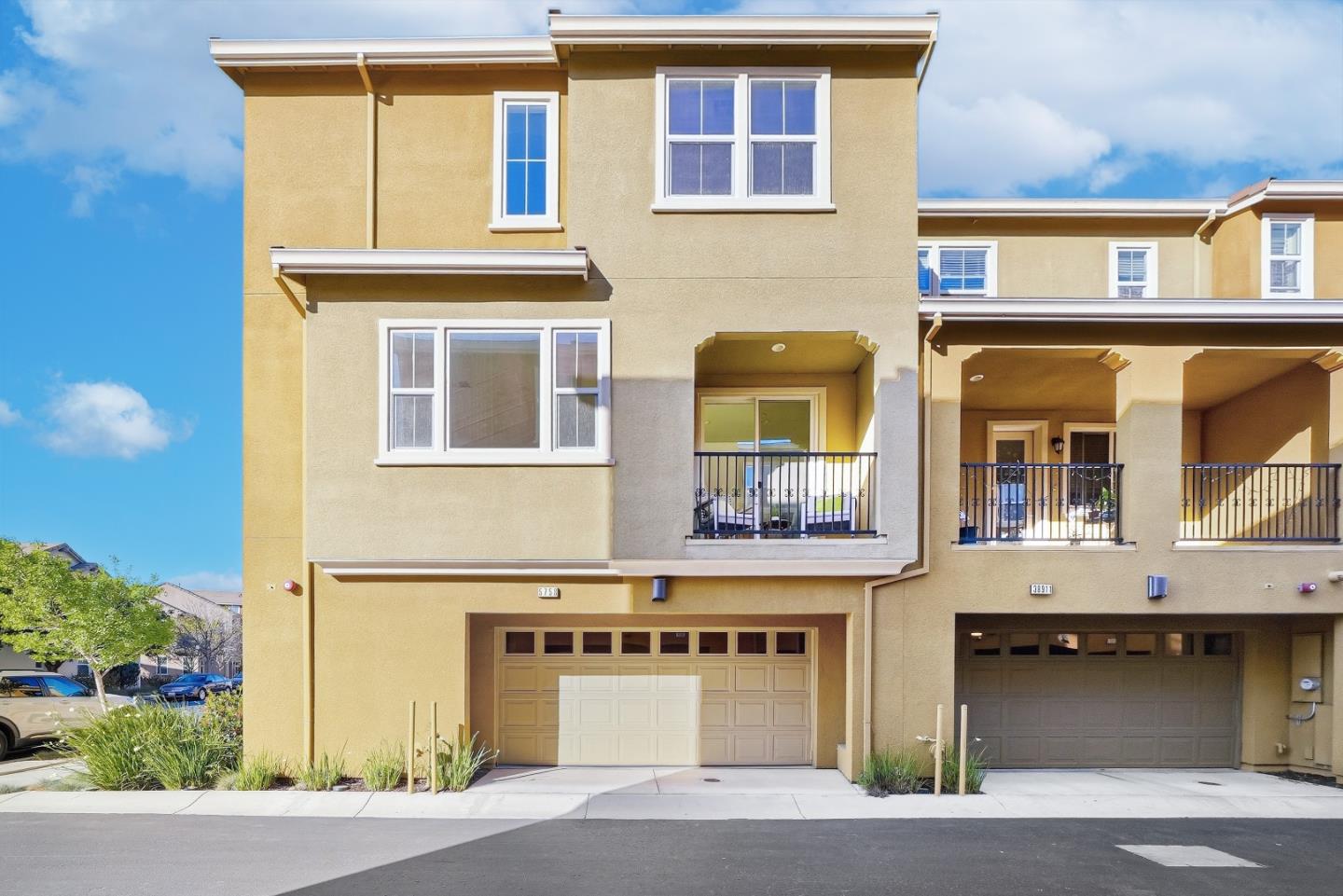 Detail Gallery Image 3 of 36 For 5758 Pandorea Ter, Newark,  CA 94560 - 2 Beds | 2/1 Baths