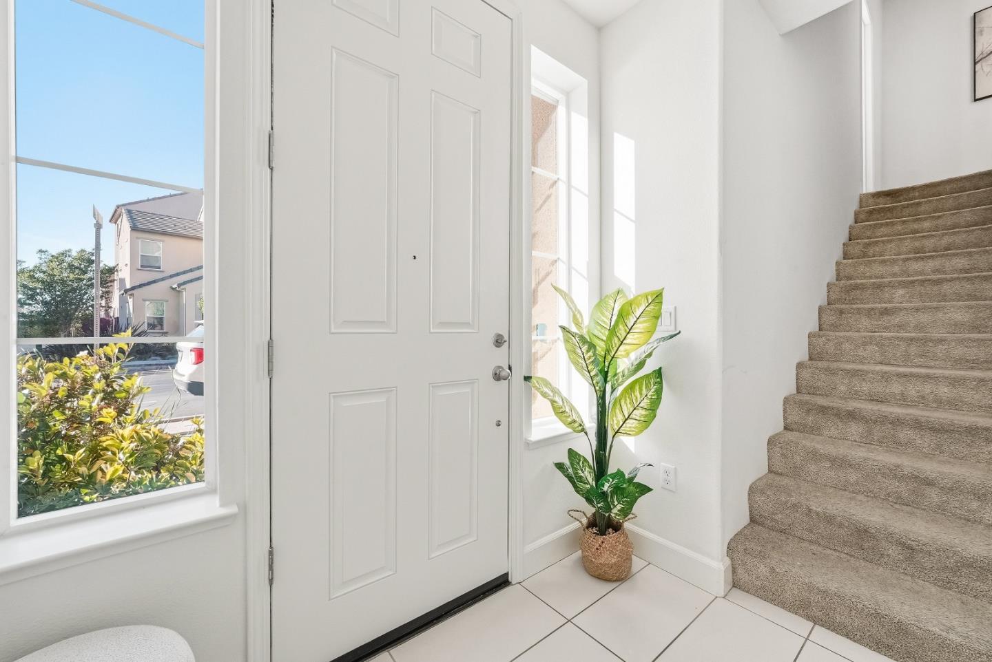 Detail Gallery Image 4 of 36 For 5758 Pandorea Ter, Newark,  CA 94560 - 2 Beds | 2/1 Baths