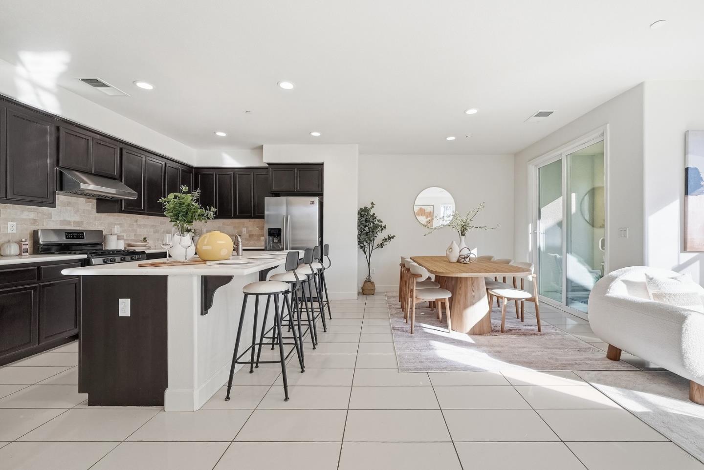 Detail Gallery Image 7 of 36 For 5758 Pandorea Ter, Newark,  CA 94560 - 2 Beds | 2/1 Baths