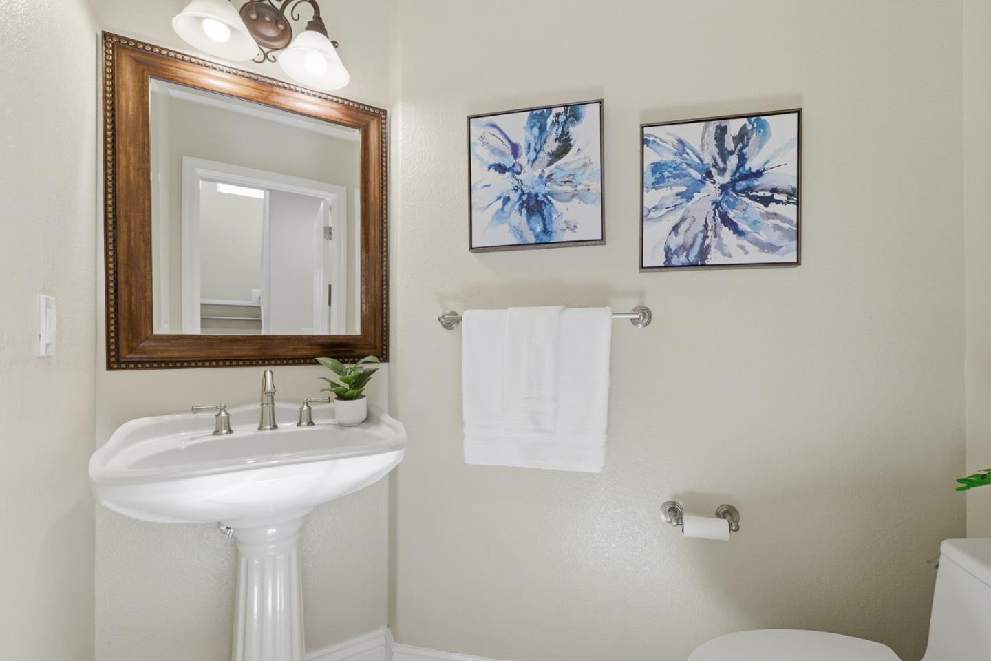 Detail Gallery Image 13 of 44 For 2052 Purcell Pl, San Jose,  CA 95131 - 4 Beds | 2/1 Baths
