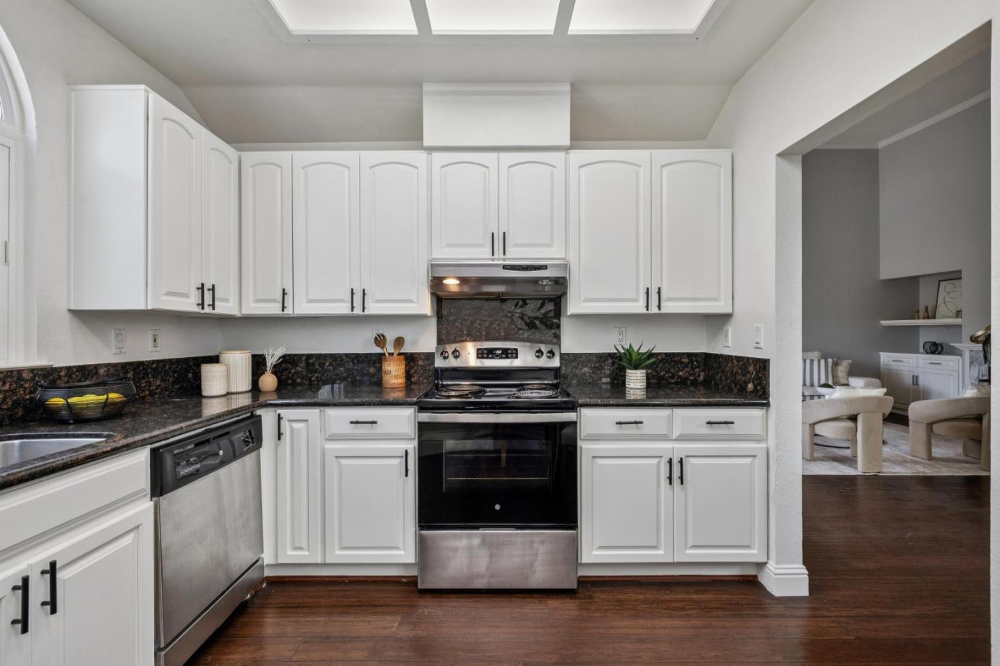 Detail Gallery Image 17 of 49 For 404 Michelle Ln, Daly City,  CA 94015 - 3 Beds | 2 Baths