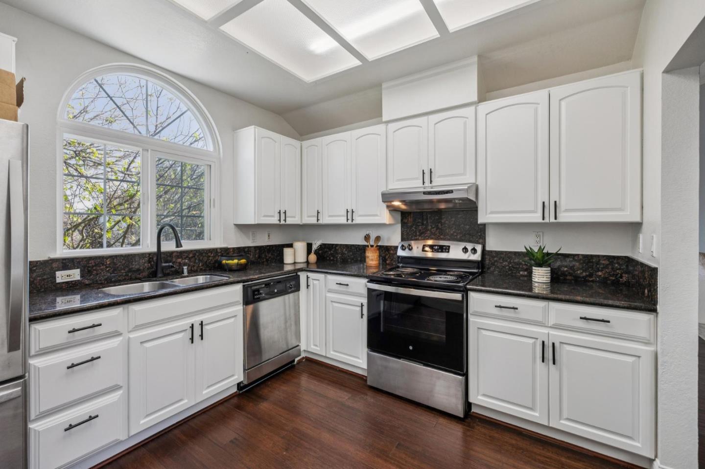 Detail Gallery Image 19 of 49 For 404 Michelle Ln, Daly City,  CA 94015 - 3 Beds | 2 Baths