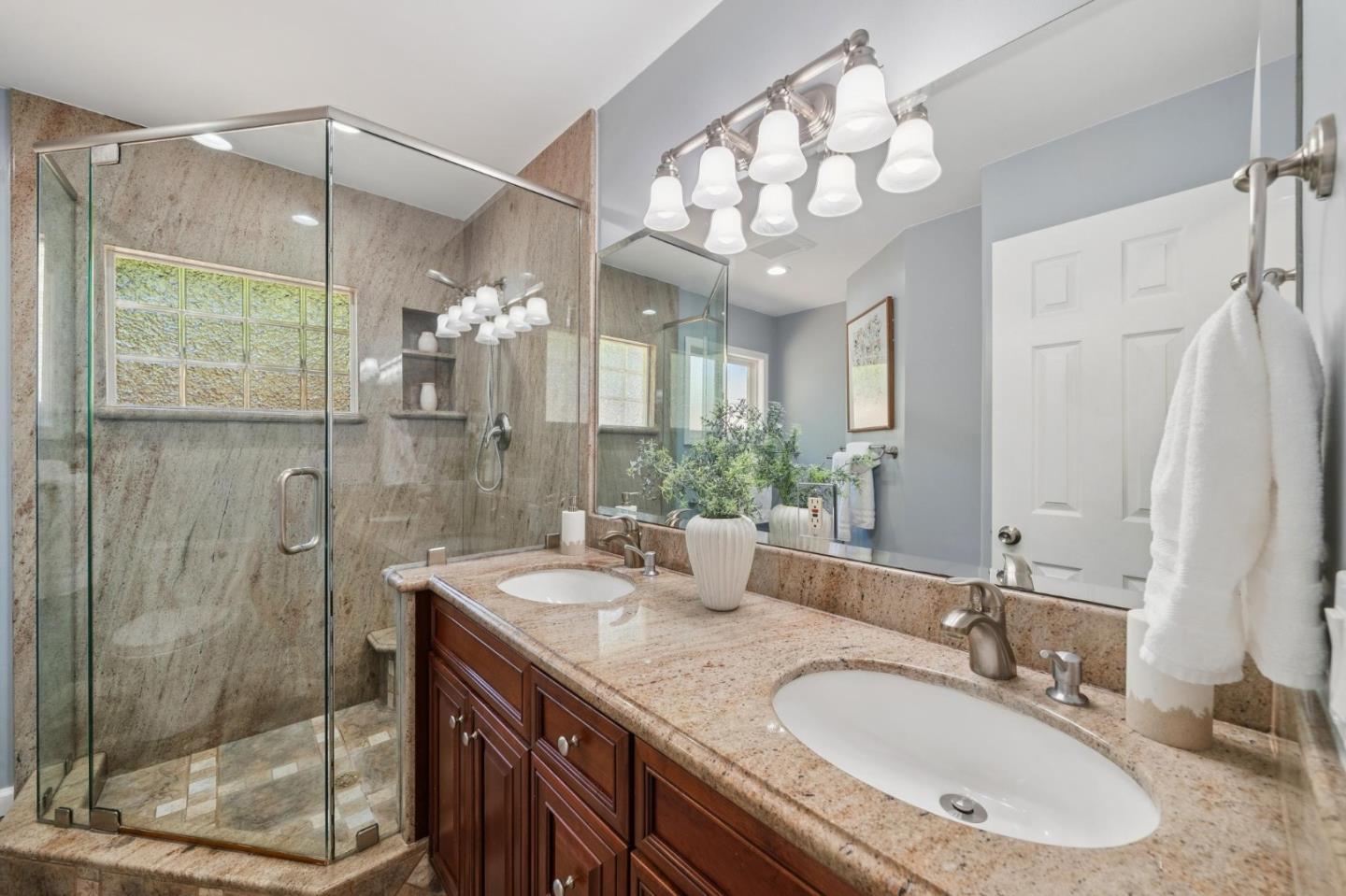 Detail Gallery Image 17 of 26 For 140 University Ave, Los Altos,  CA 94022 - 4 Beds | 3/1 Baths