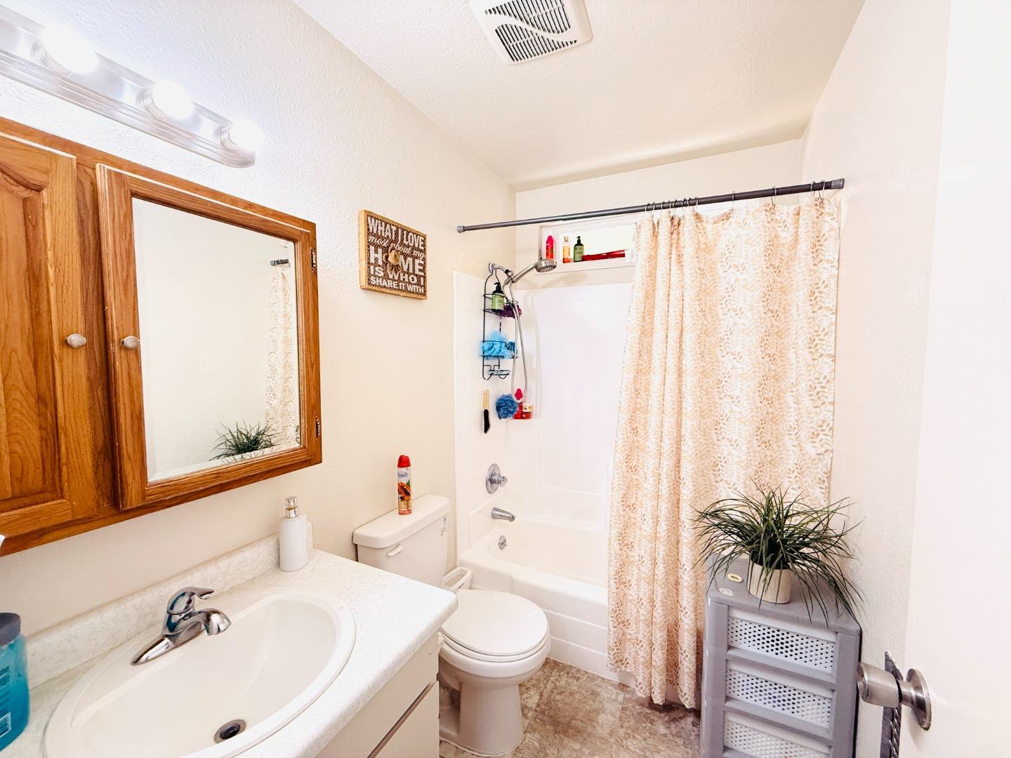 Detail Gallery Image 10 of 27 For 330 Soledad St, Salinas,  CA 93901 - – Beds | – Baths