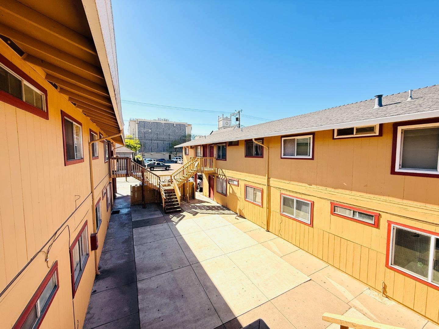 Detail Gallery Image 18 of 27 For 330 Soledad St, Salinas,  CA 93901 - – Beds | – Baths