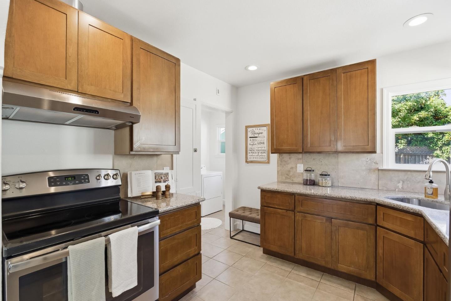 Detail Gallery Image 28 of 42 For 425 Rutland Ave, San Jose,  CA 95128 - 2 Beds | 1 Baths