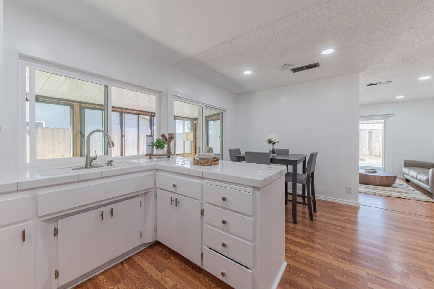 Detail Gallery Image 10 of 30 For 18505 Swaner Ave, Salinas,  CA 93906 - 3 Beds | 2 Baths