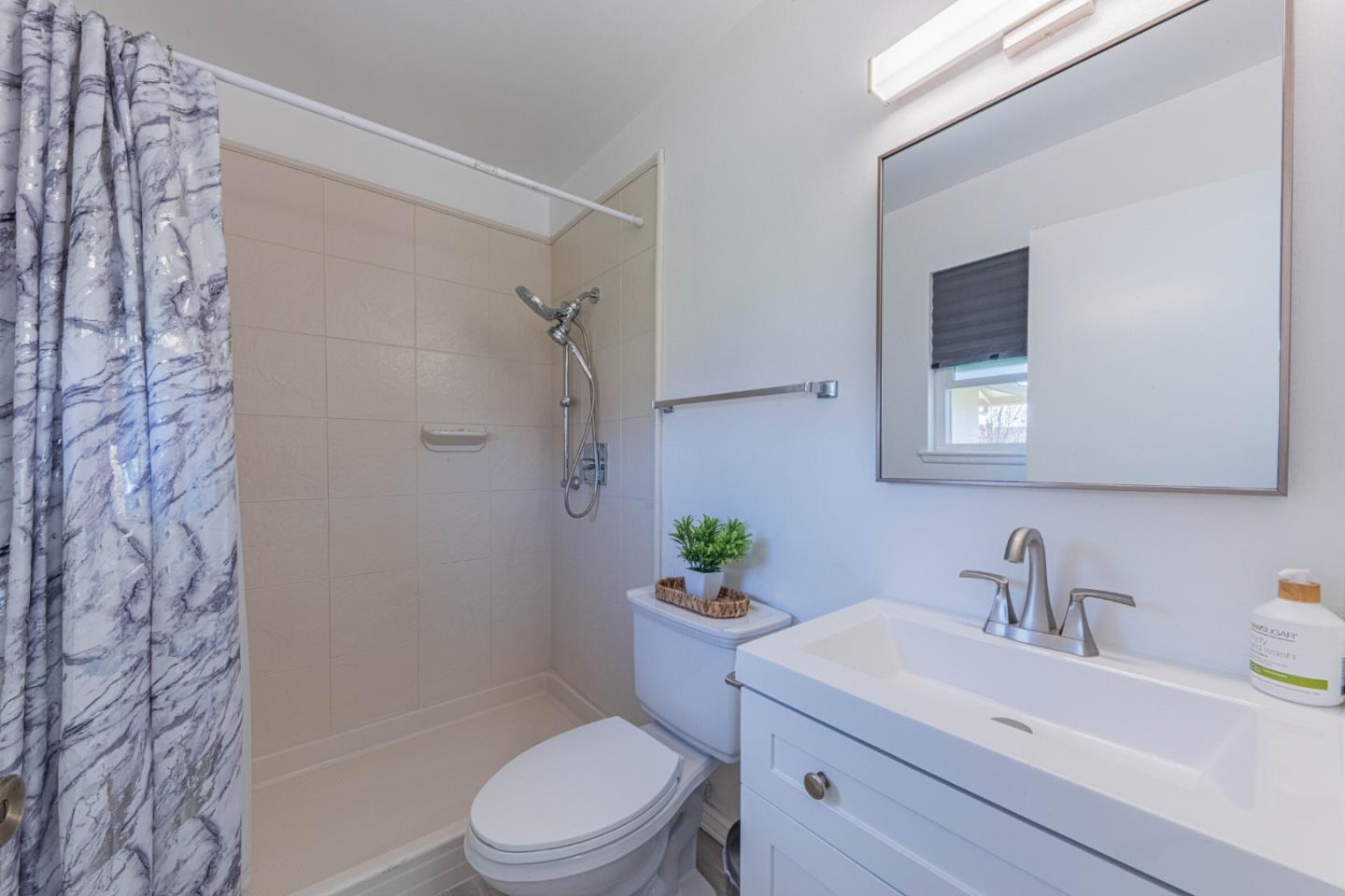 Detail Gallery Image 19 of 30 For 18505 Swaner Ave, Salinas,  CA 93906 - 3 Beds | 2 Baths