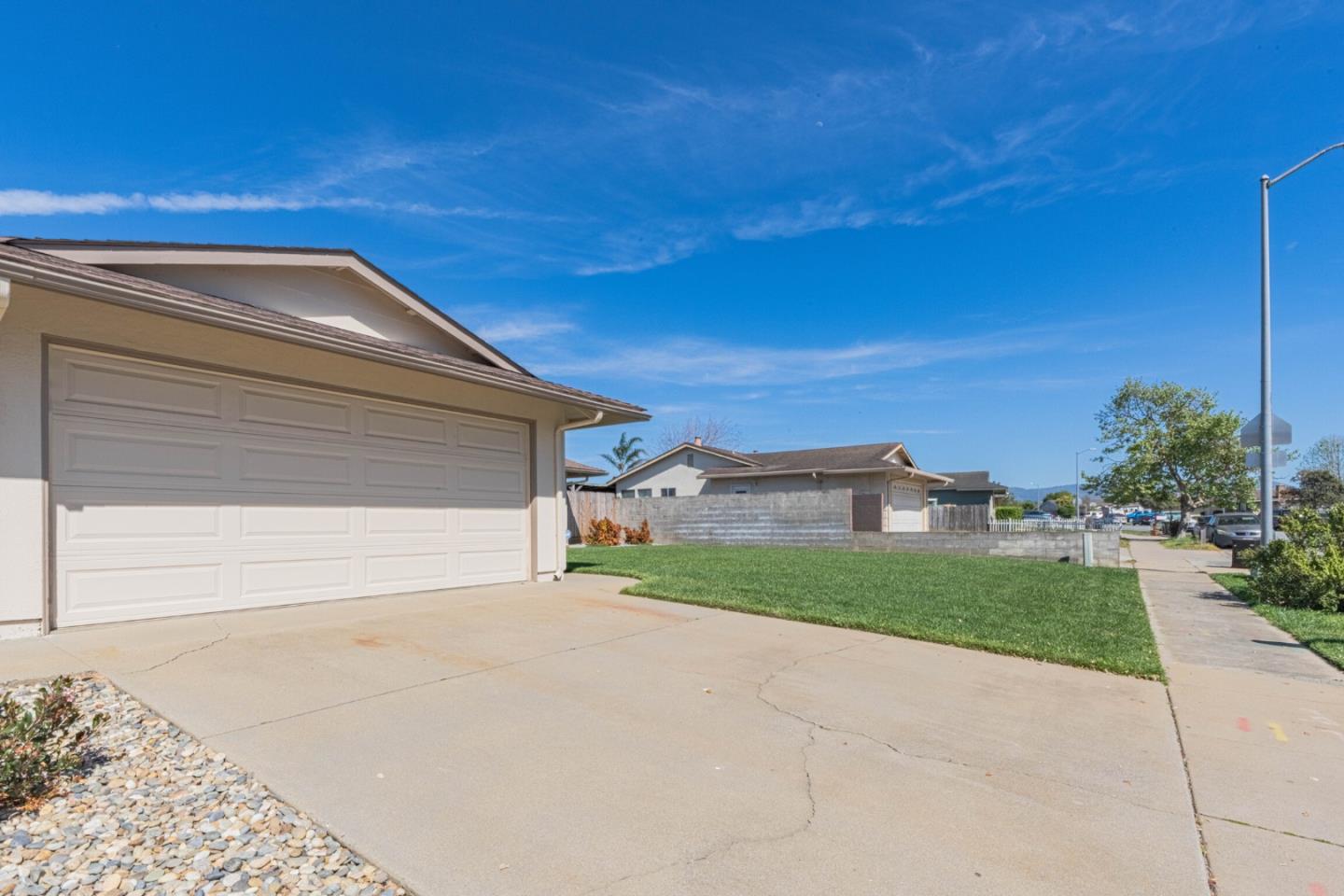 Detail Gallery Image 2 of 30 For 18505 Swaner Ave, Salinas,  CA 93906 - 3 Beds | 2 Baths