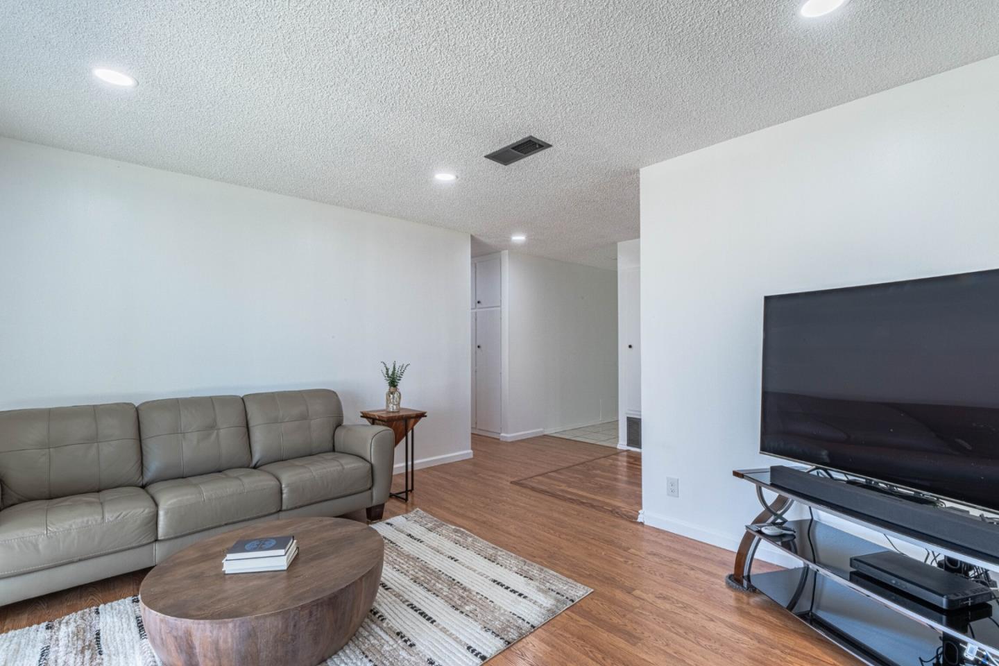 Detail Gallery Image 6 of 30 For 18505 Swaner Ave, Salinas,  CA 93906 - 3 Beds | 2 Baths
