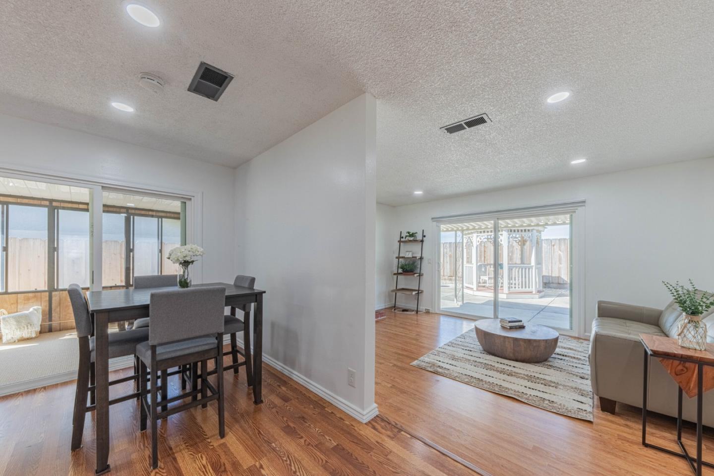 Detail Gallery Image 7 of 30 For 18505 Swaner Ave, Salinas,  CA 93906 - 3 Beds | 2 Baths