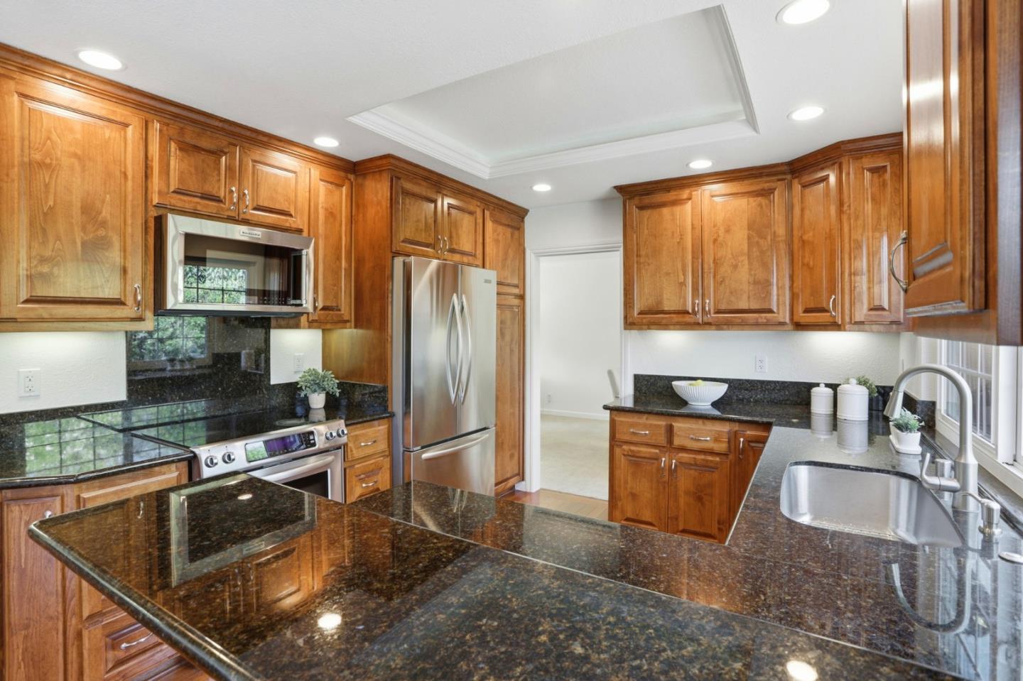 Detail Gallery Image 13 of 44 For 4974 Massachusetts Dr, San Jose,  CA 95136 - 5 Beds | 3 Baths