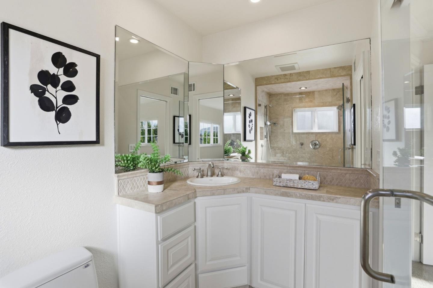 Detail Gallery Image 34 of 44 For 4974 Massachusetts Dr, San Jose,  CA 95136 - 5 Beds | 3 Baths