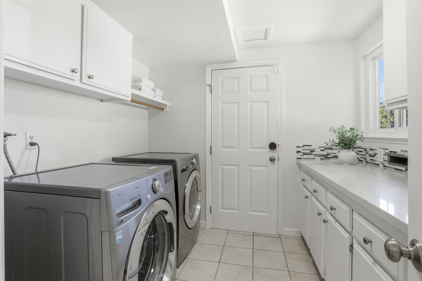 Detail Gallery Image 37 of 44 For 4974 Massachusetts Dr, San Jose,  CA 95136 - 5 Beds | 3 Baths