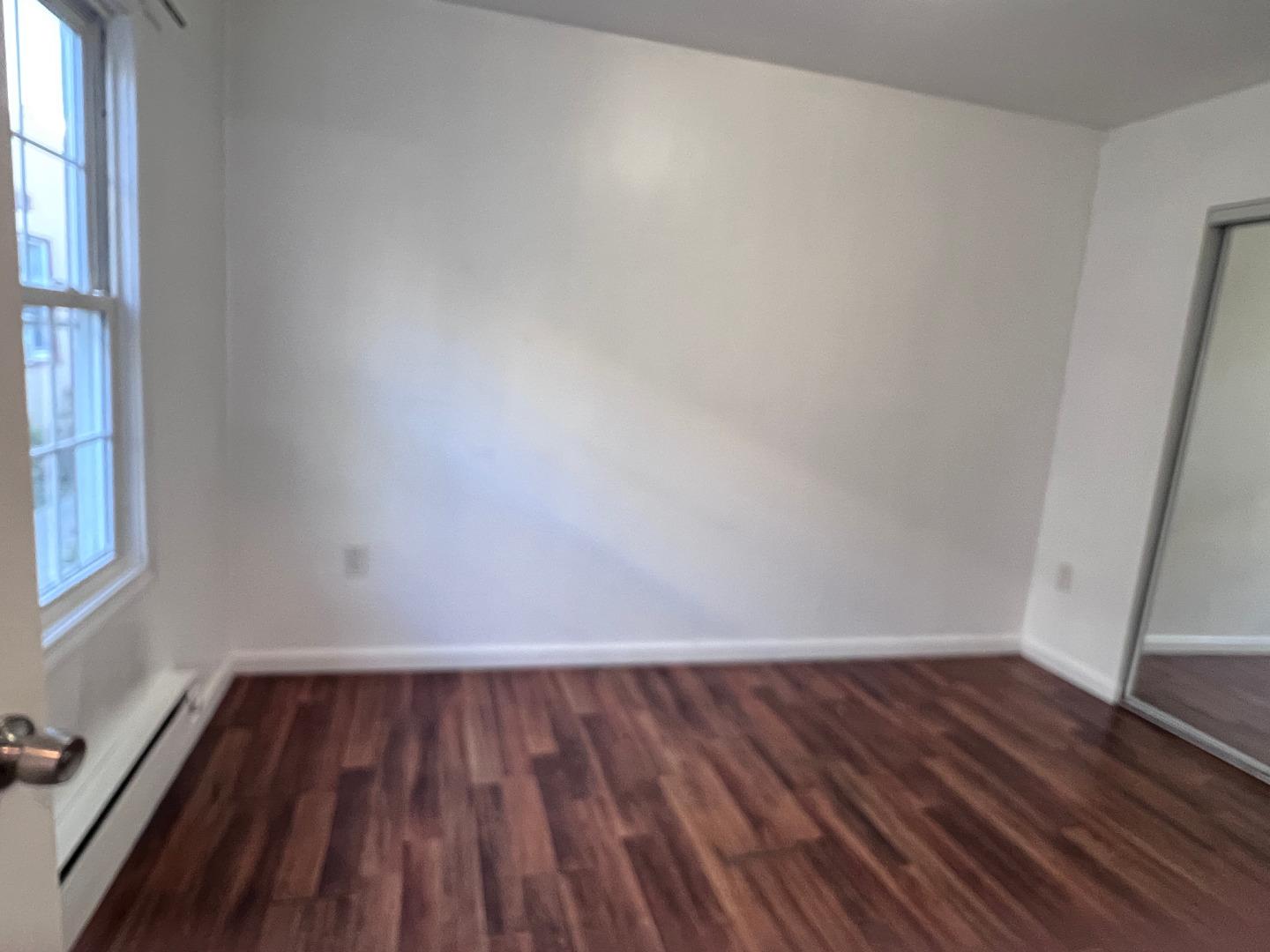 Detail Gallery Image 10 of 12 For 1627 Fairview St #C,  Berkeley,  CA 94703 - 2 Beds | 1 Baths