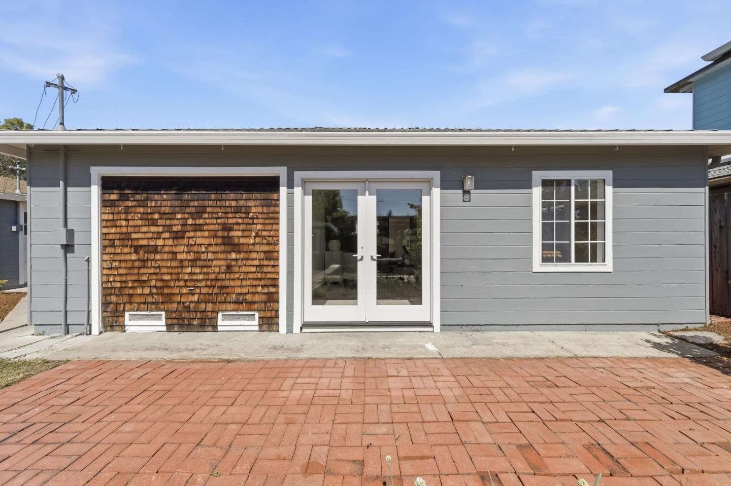 Detail Gallery Image 17 of 25 For 410 Wilton Ave, Palo Alto,  CA 94306 - 4 Beds | 2 Baths